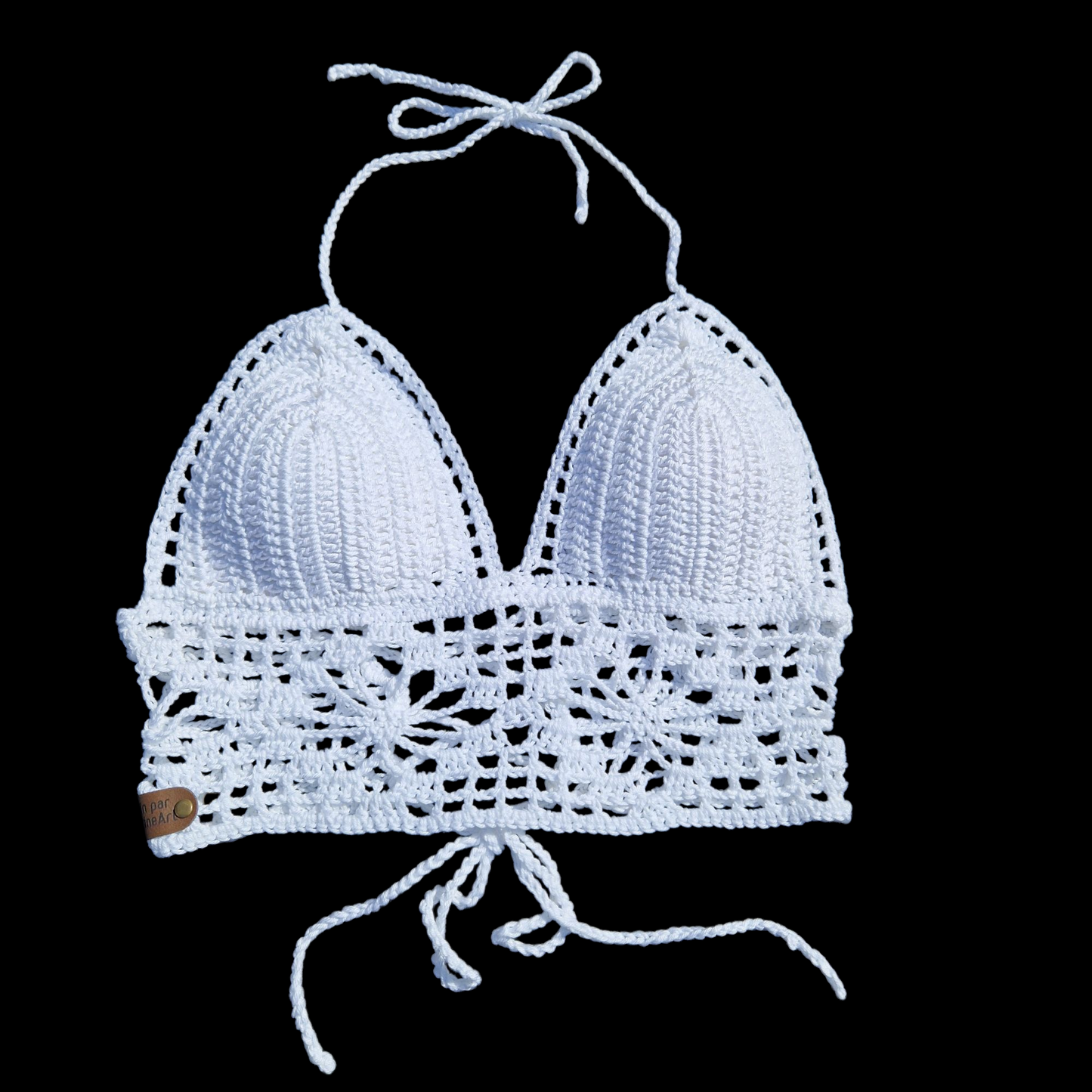 Haut crop top fait main de couleur blanc réalisé au crochet