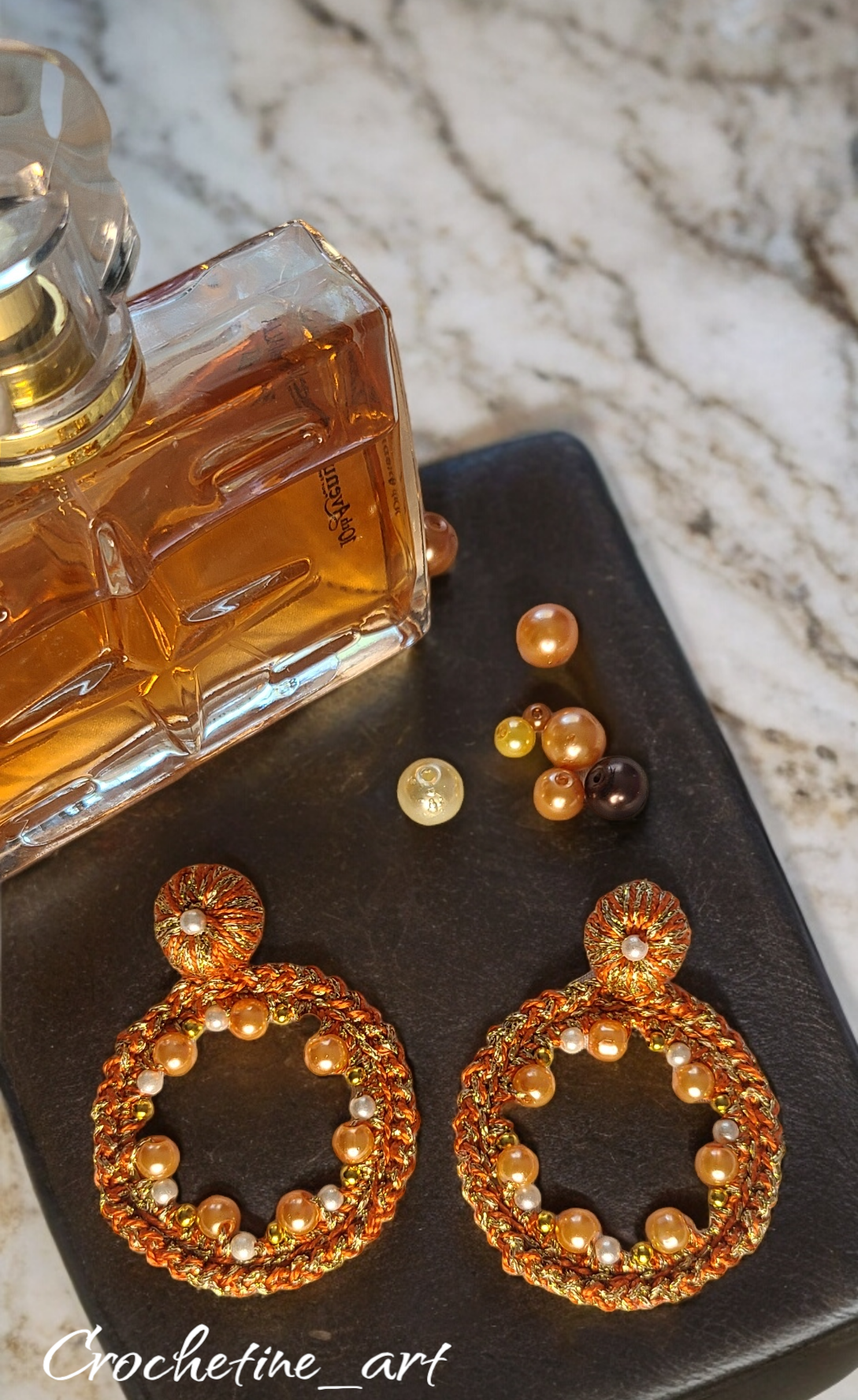 Boucles d'oreilles créoles Kenza, boucles d'oreilles au crochet avec perles et fil coton doré chic élégantes féminine