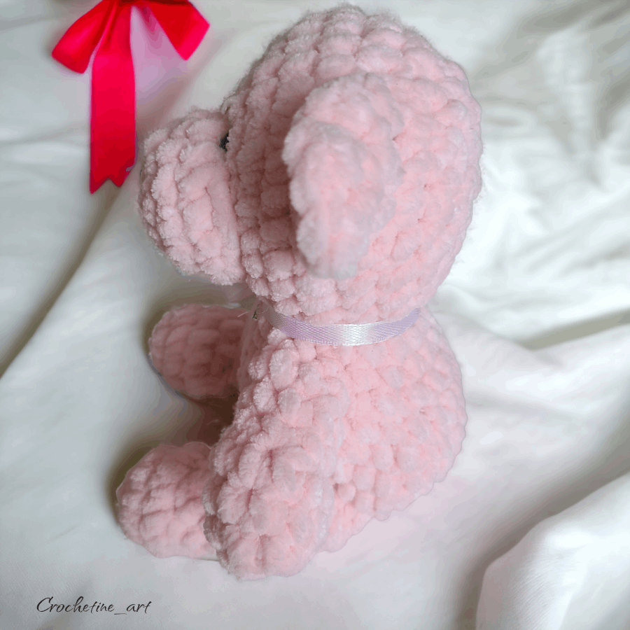 Peluche ourson rose réalisé à la main au crochet