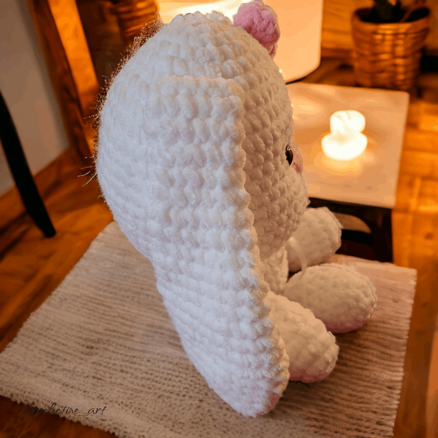 peluche lapin blanc amigurumi