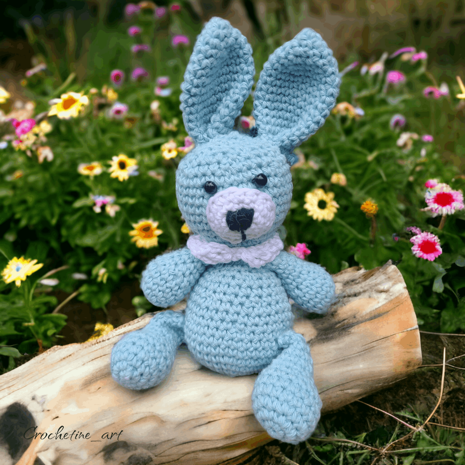 Peluche doudou lapin bleu crochet