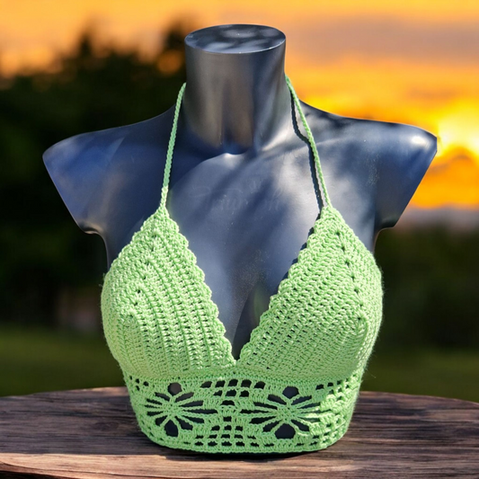 Haut crop top fait main de couleur vert d'eau réalisé au crochet