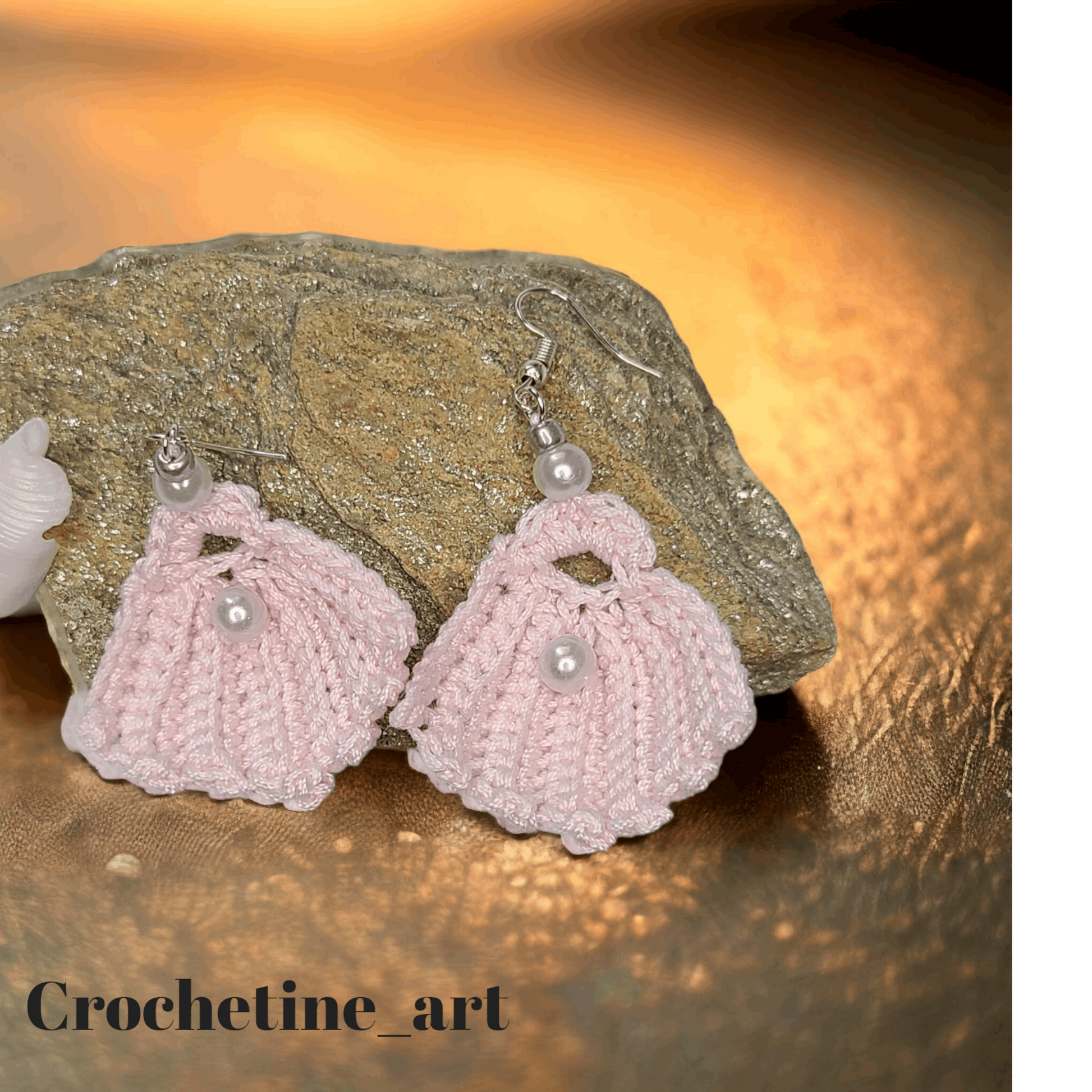 Boucles d'oreilles coquille au crochet de couleur rose avec perles de culture (imitation)