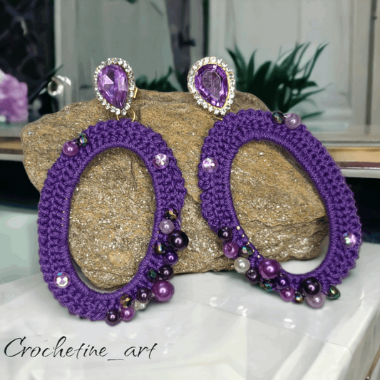 Boucles d'oreilles ovales au crochet de couleur violette avec perles strass et perles de culture (imitation))