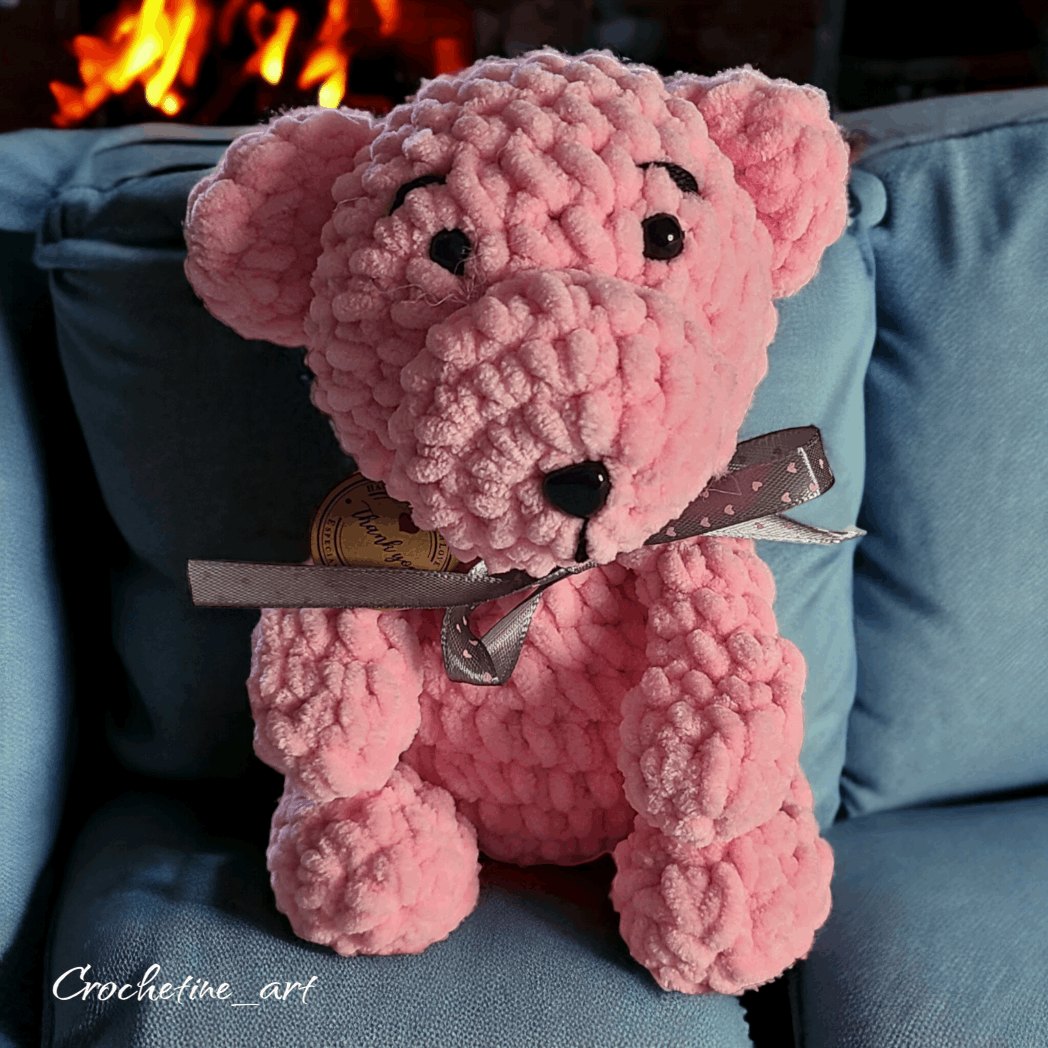 Peluche Doudou ourson amigurumi fait main, fil velours tout doux, crochet artisanal, made in France