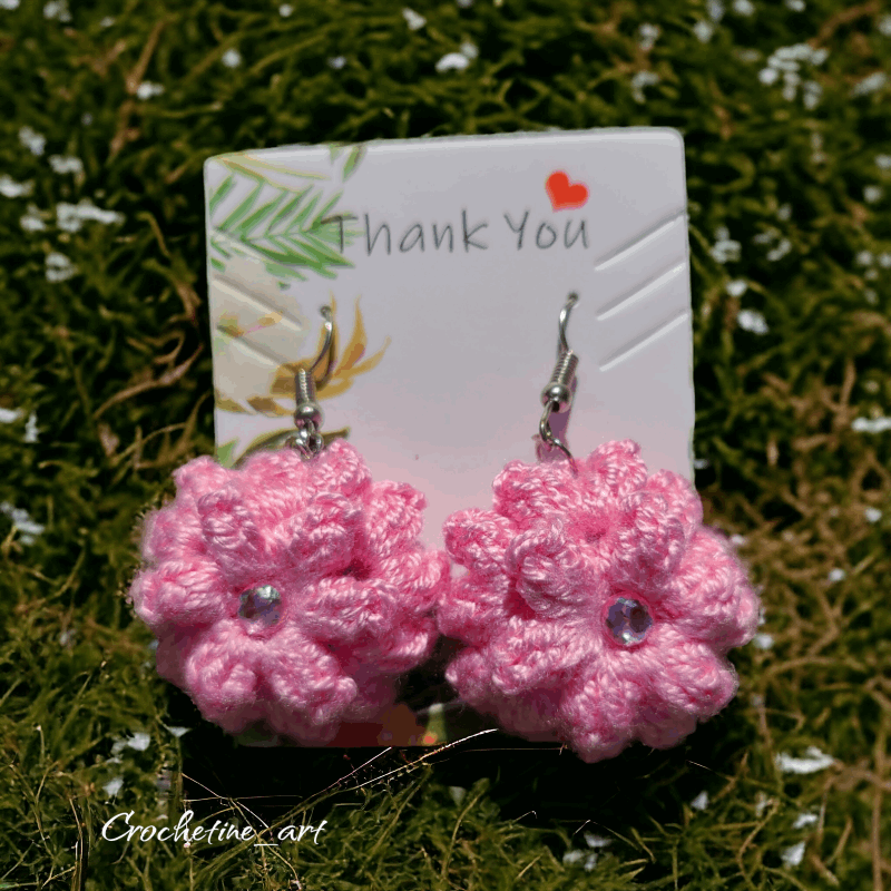 Boucles d'oreilles Lyli au crochet de couleur rose avec perle  strass