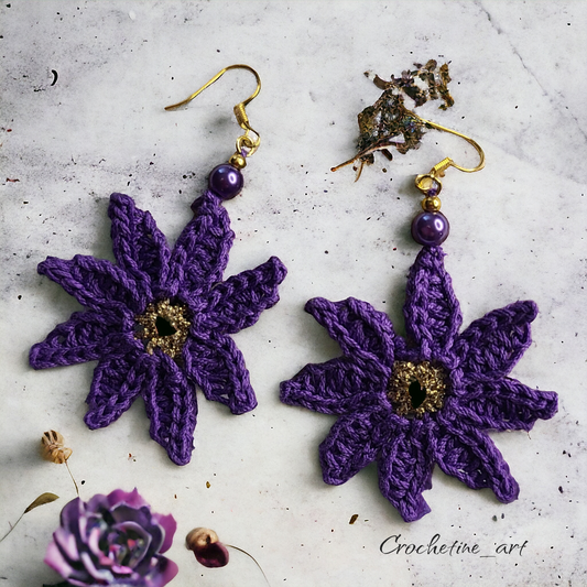 Boucles d'oreilles marguerite au crochet de couleur violette avec perles de culture ( imitation)